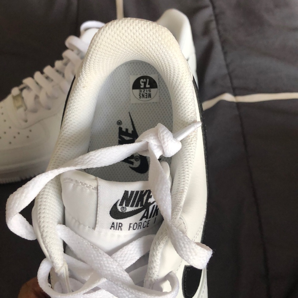 New low Top Nike•SOLD• - Picture 5 of 13